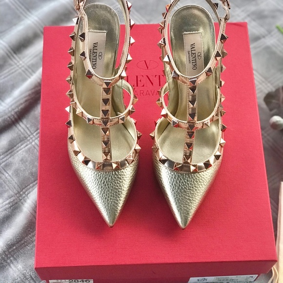 Valentino Rockstud Pumps - Picture 4 of 16